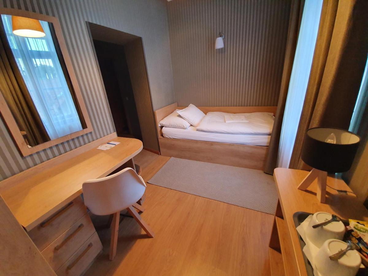 Deak Panzio Bed & Breakfast Nagykoros Eksteriør bilde