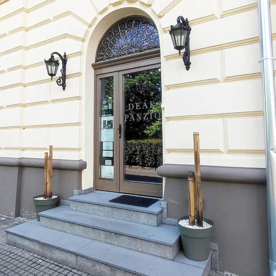 Deak Panzio Bed & Breakfast Nagykoros Eksteriør bilde